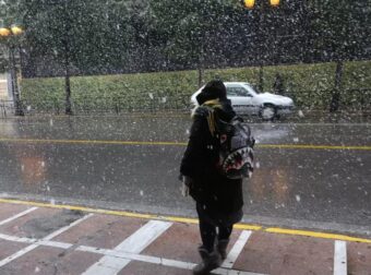 Θα είμαστε Ελλάδα και θα μοιάζει… με Ελβετία: Πέφτουν χιόνια μέσα σε πόλεις πριν τα Χριστούγεννα – Επίσημη πρόγνωση