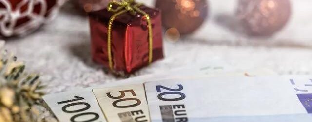 ΕΚΤΑΚΤΗ ΑΝΑΚΟΙΝΩΣΗ – Μπαίνουν όλα νωρίτερα στους δικαιούxους λόγω Χριστουγέννων, πότε θα μπουν