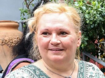 Δύσκολες ώρες για την Καίτη Φίνου: «Έφυγε από τη ζωή! Πήγε να την βρει…»