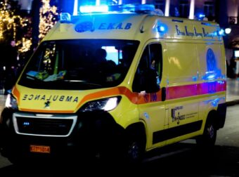 ΕΚΤΑΚΤΟ : Αεροσκάφος έκανε αναγκαστική προσγείωση και συνετρίβη στη μέση του δρόμου