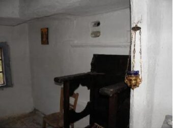 Το αγıασμένο κελί του Αγίου Παϊσίου στον Τίμιο Σταυρό