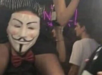 Κραν Μοντάνα: Αυτή είναι η σερβιτόρα που έκαψε το μοιραίο κλαμπ – Τα δευτερόλεπτα πριν την τραγωδία