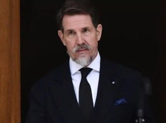 Η κίνηση του Παύλου Ντε Γκρες στη Σοφία της Ισπανίας στη Μητρόπολη Αθηνών