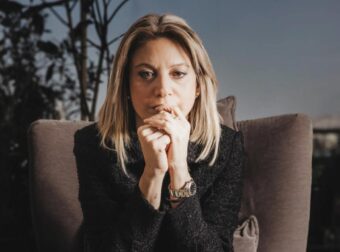 Μαρία Καρυστιανού μετά τον σάλο που προκάλεσε η απάντησή της για τις αμβλώσεις: «Διαστρεβλώθηκε σκοπίμως»