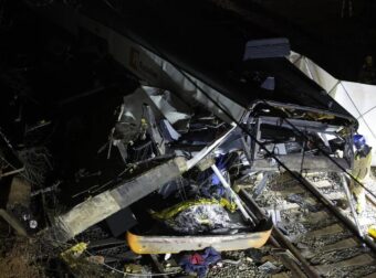 Σιδηροδρομικό δυστύχημα στη Βαρκελώνη: Νεκρός ο μηχανοδηγός – Τουλάχιστον 37 οι τραυματίες