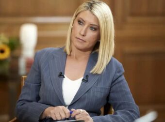 Κρίσιμες ώρες για τη Σία Κοσιώνη – Νοσηλεύεται στη ΜΕΘ