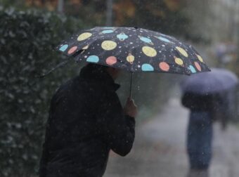 Καιρός: Νέα επιδείνωση με λασποβροχές, χιόνια και 20άρια από την Κυριακή – Καταιγίδες «χωρίς ιδιαίτερη δυναμική» στην Αττική