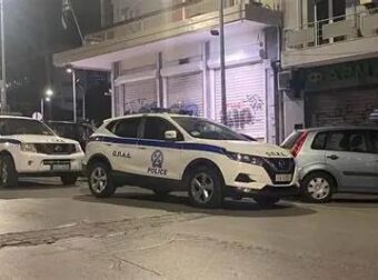 Φρίκη στη Γλυφάδα: Γιος σκότωσε τον πατέρα του – Είχε δολοφονήσει τη μητέρα του το 2014