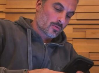 Σοφία Καρβέλα: «Η πρώην γυναίκα μου με πήγε για σούσι για να κοιτάζει φωτογραφίες άλλων»