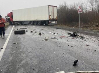 ΟΡΓΗ: ΟΙ ΡΟΥΜΑΝΟΙ ΣΠΙΛΩΝΟΥΝ ΤΑ ΠΑΙΔΙΑ ΤΟΥ ΠΑΟΚ, ΡΙΧΝΟΥΝ ΛΑΣΠΗ ΣΤΟ ΟΝΟΜΑ ΤΟΥΣ ΓΙΑΤΙ…