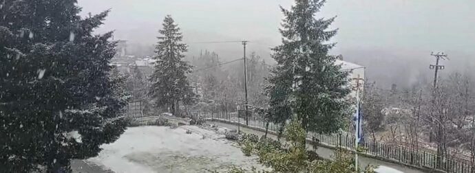 ΜΟΛΙΣ ΑΡΧΙΣΕ ΝΑ ΧΙΟΝΙΖΕΙ: ΔΕΙΤΕ ΒΙΝΤΕΟ