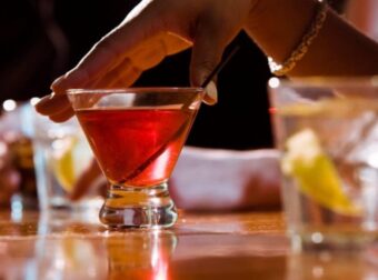 ΕΚΤΑΚΤΟ: ΑΠΟΣΥΡΕΤΑΙ ΠΑΣΙΓΝΩΣΤΟ ΠΟΤΟ ΑΠΟ ΤΑ ΣΟΥΠΕΡΜΑΡΚΕΤ – ΚΙΝΔΥΝΟΣ ΓΙΑ ΤΗΝ ΥΓΕΙΑ