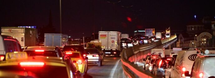 Κίνηση: Ταλαιπωρία στον Κηφισό – Ουρές στην κάθοδο λόγω τροχαίου