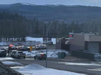 ΕΚΤΑΚΤΟ: ΜΑΚΕΛΕΙΟ ΜΕ ΝΕΚΡΟΥΣ ΣΕ ΣΧΟΛΕΙΟ