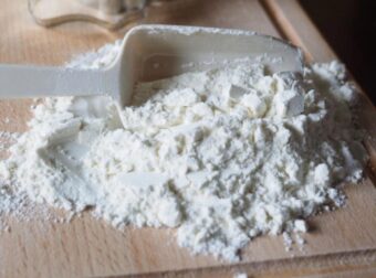 ΠΡΟΣΟΧΗ! ΑΝΑΚΑΛΟΥΝΤΑΙ ΔΥΟ ΠΑΣΙΓΝΩΣΤΕΣ ΜΑΡΚΕΣ ΑΛΕΥΡΙ – ΑΝΙΧΝΕΥΘΗΚΕ ΕΠΙΚΙΝΔΥΝΗ ΟΥΣΙΑ