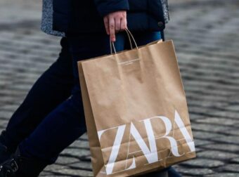 Η μόνη καμπαρντίνα που χρειάζεσαι για την άνοιξη σε περιμένει στα Zara