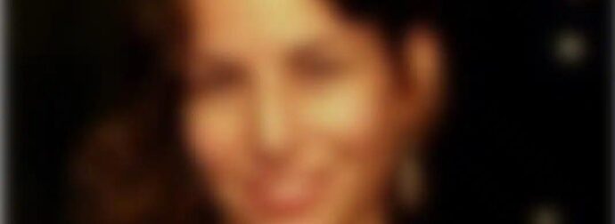 Κολωνάκι: Αυτή είναι η τραγουδίστρια γνωστού συγκροτήματος που οδηγούσε μεθυσμένη και τράκαρε πέντε σταθμευμένα ΙΧ