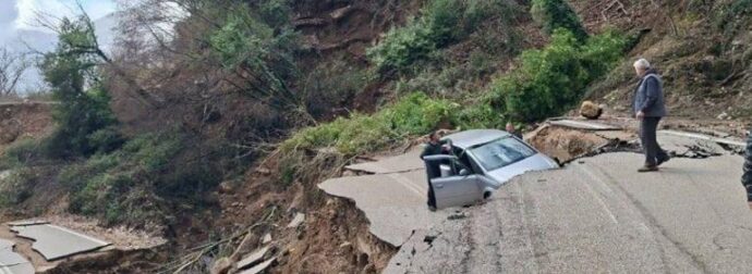 Κακοκαιρία: Προβλήματα στη Δυτική Ελλάδα – Αποκλεισμένα χωριά, κατολισθήσεις και πλημμύρες