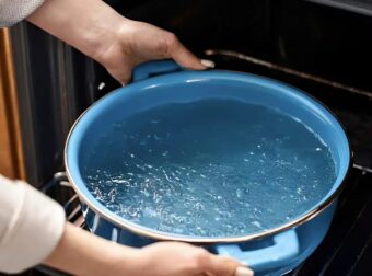 Είδα αυτό το κόλπο για τον καθαρισμό του φούρνου και δεν θα ξανακάνω τίποτα άλλο