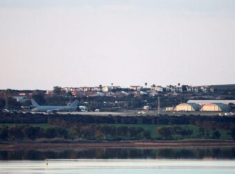 ΚΥΠΡΟΣ: Ήχησαν σειρήνες στη βάση – Απογειώθηκαν F-16