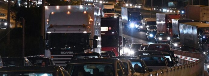 Χάος στην Αττική – Παραλύει η κυκλοφορία