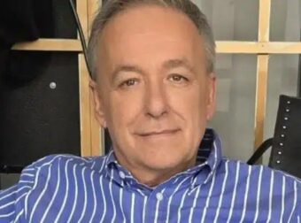 Παντρεύεται ο Αντρέας Μικρούτσικος Ανδρέας Μικρούτσικος: Παντρεύεται τη σύντροφό του μετά από 11 χρόνια σχέσης