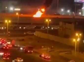 ΒΙΝΤΕΟ: Οδηγός στο Ντουμπάι σκοτώθηκε όταν θραύσματα από αναχαίτιση πυραύλου έπεσαν στο όχημά του