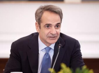 ΒΟΜΒΑ: ΑΥΤΟΣ ΕΙΝΑΙ Ο ΑΝΤΙΚΑΤΑΣΤΑΤΗΣ ΤΟΥ ΜΗΤΣΟΤΑΚΗ – ΤΟΝ ΛΑΤΡΕΥΟΥΝ ΟΙ ΝΕΟΔΗΜΟΚΡΑΤΕΣ