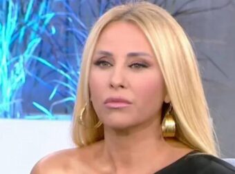 Συγκίνηση για τη Γωγώ Μαστροκώστα – Η Μαρία Καλάβρια αποκάλυψε το πρόβλημα υγείας της