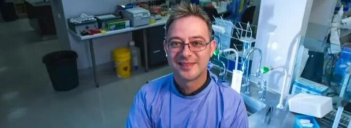 Ο Έλληνας που ετοιμάζεται να νικήσει τη σκλήρυνση κατά πλάκας