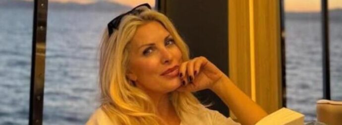 Ανάρτηση ΒΟΜΒΑ από Ελένη Μενεγάκη: Τα αποκαλύπτει όλα – Σπόντα ή απλή σύμπτωση;