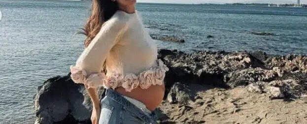 «Με το καλό κορίτσι μου»: Έπεσαν βροχή οι ευχές από τους επώνυμους μόλις ανακοίνωσε την εγκυμοσύνη της