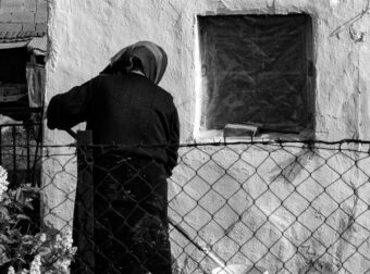 Πέθανε η «κυρά» Ρηνιώ στα 107: «Ήταν μια σπαθάτη γυναίκα» – Το συγκινητικό αντίο