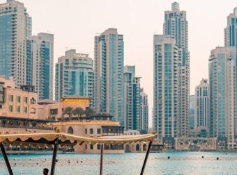 Το Ντουμπάι σε πλήρη κατάρρευση: Αποθέματα νερού για 48 ώρες – Φήμες για επιβολή capital controls