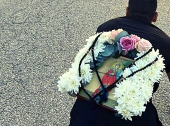 Αγία Μαρίνα: Συγκλόνισε ο νεαρός που ταξίδεψε από τη Σύρο στη Ροδόπη για να προσκυνήσει το ιερό λείψανο της – Έφτασε γονατιστός στο ναό