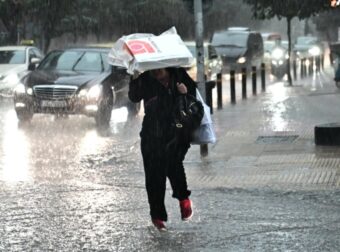 Η κακοκαιρία συνεχίζεται όλη την εβδομάδα – Προειδοποίηση Μαρουσάκη για ισχυρές βροχές και βοριάδες