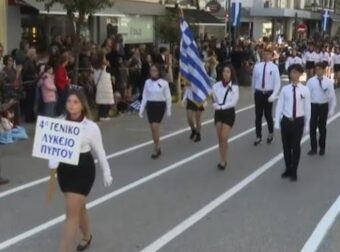 Ράγισαν καρδιές στην παρέλαση του Πύργου: Η συγκινητική εικόνα που έκανε όλους να δακρύσουν