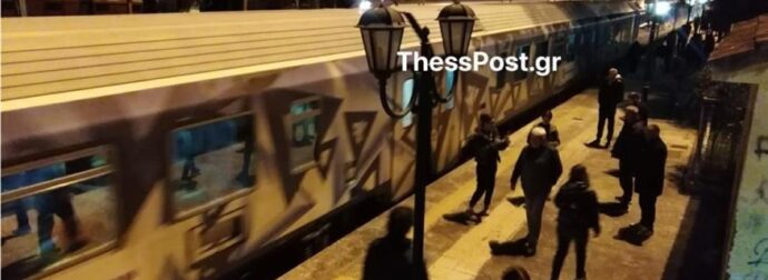 Hellenic Train: Εικόνες χάους με τρένο που ακινητοποιήθηκε – Ταλαιπωρία για εκατοντάδες επιβάτες