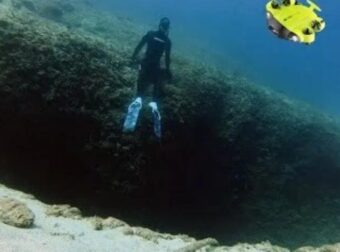 «Όποιος κι εάν είσαι δεν βγαίνεις»: Ο νο1 δύτης στην Ελλάδα είδε στο «Πηγάδι του Διαβόλου» αυτό που οι άλλοι δεν πρόλαβαν