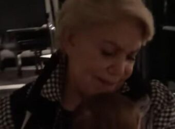 Μαρινέλλα: Το σπάνιο βίντεο όπου νανουρίζει την κόρη πασίγνωστης τραγουδίστριας