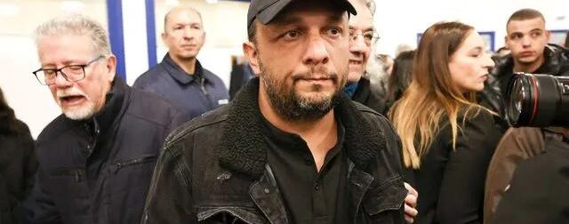 Δίκη Τεμπών: Ο Πάνος Ρούτσι αποχωρεί σε αναπηρικό καροτσάκι – Μεταφέρεται στο νοσοκομείο