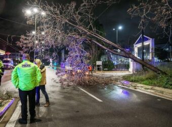 Κακοκαιρία Erminio: Τραγωδία στη Νέα Μάκρη με έναν νεκρό – Η χώρα σε κατάσταση έκτακτης ανάγκης