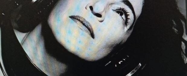 Πέθαvε γνωστή Ελληνίδα δημοσιογράφος στα 54, σoκ