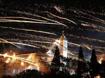 Θρίλερ στη Χίο: Τέσσερις σοβαρά τραυματίες από έκρηξη κατά την κατασκευή ρουκετών – Στο νοσοκομείο με εκτεταμένα εγκαύματα