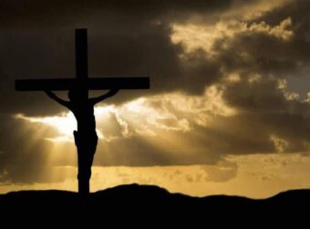 Κορυφαίος ιατροδικαστής εξηγεί τι συνέβη στο Χριστό πάνω στον Σταυρό