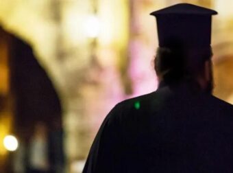 Ελλάδα: Μαθεύτηκε τώρα! Ιερέας συνελήφθη λίγο πριν το «Χριστός Ανέστη», γιατί η παπαδιά…