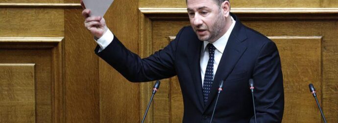 «Βόμβες» Ανδρουλάκη στη δευτερολογία του – Σφοδρή επίθεση σε Μητσοτάκη και «παρακράτος»