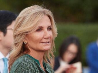 Η Μαρέβα Μητσοτάκη χειρουργήθηκε για ειλεό στον «Ευαγγελισμό» – Τι είναι, πότε θεωρείται επικίνδυνος και ποια είναι τα συμπτώματα