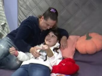 Αδιανόητο! Η οικογένεια της Αλεξίας υποχρεούται να πληρώνει το φαγητό του δράστη που την άφησε ανάπηρη