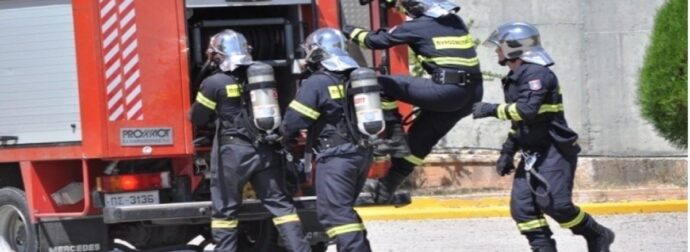 Μεγάλη φωτιά ΤΩΡΑ στο ΣΕΦ – Διακόπηκε η κυκλοφορία